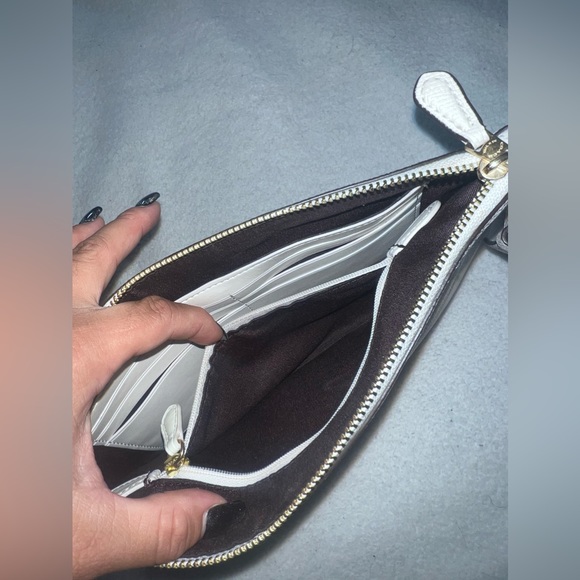 Coach wristlet - Picture 4 of 8